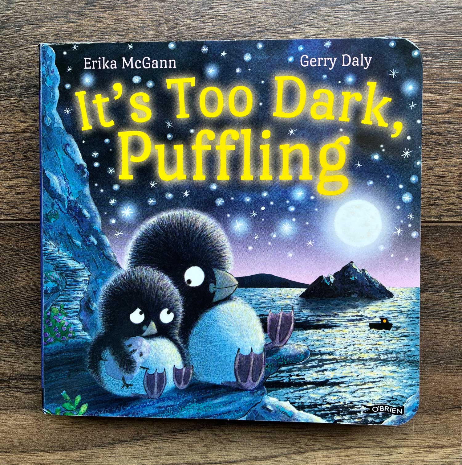 It's Too Dark Puffling board book front cover